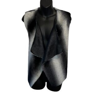 Renee C. Faux fur Black/white reversible vest size L